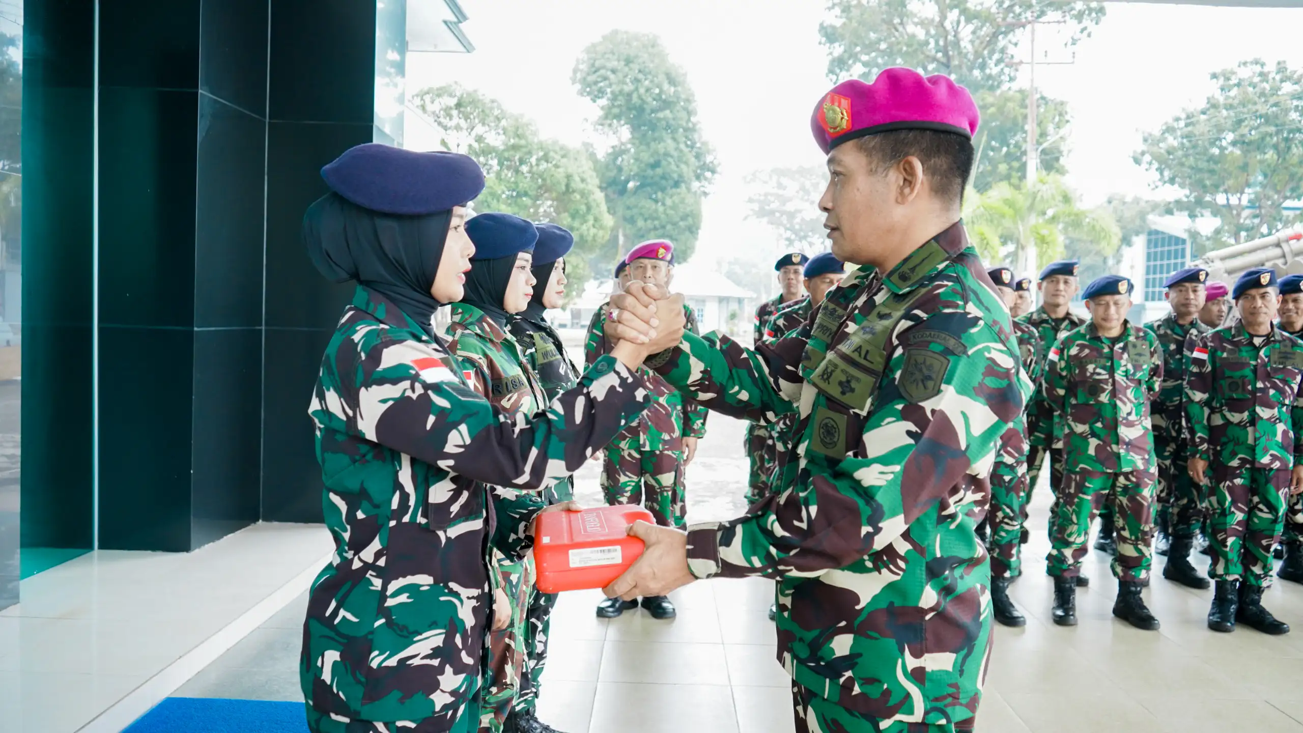 Kodaeral IX Kirim Empat Srikandi TNI AL ke Pangkorpasgat Open Menembak Pistol 2026
