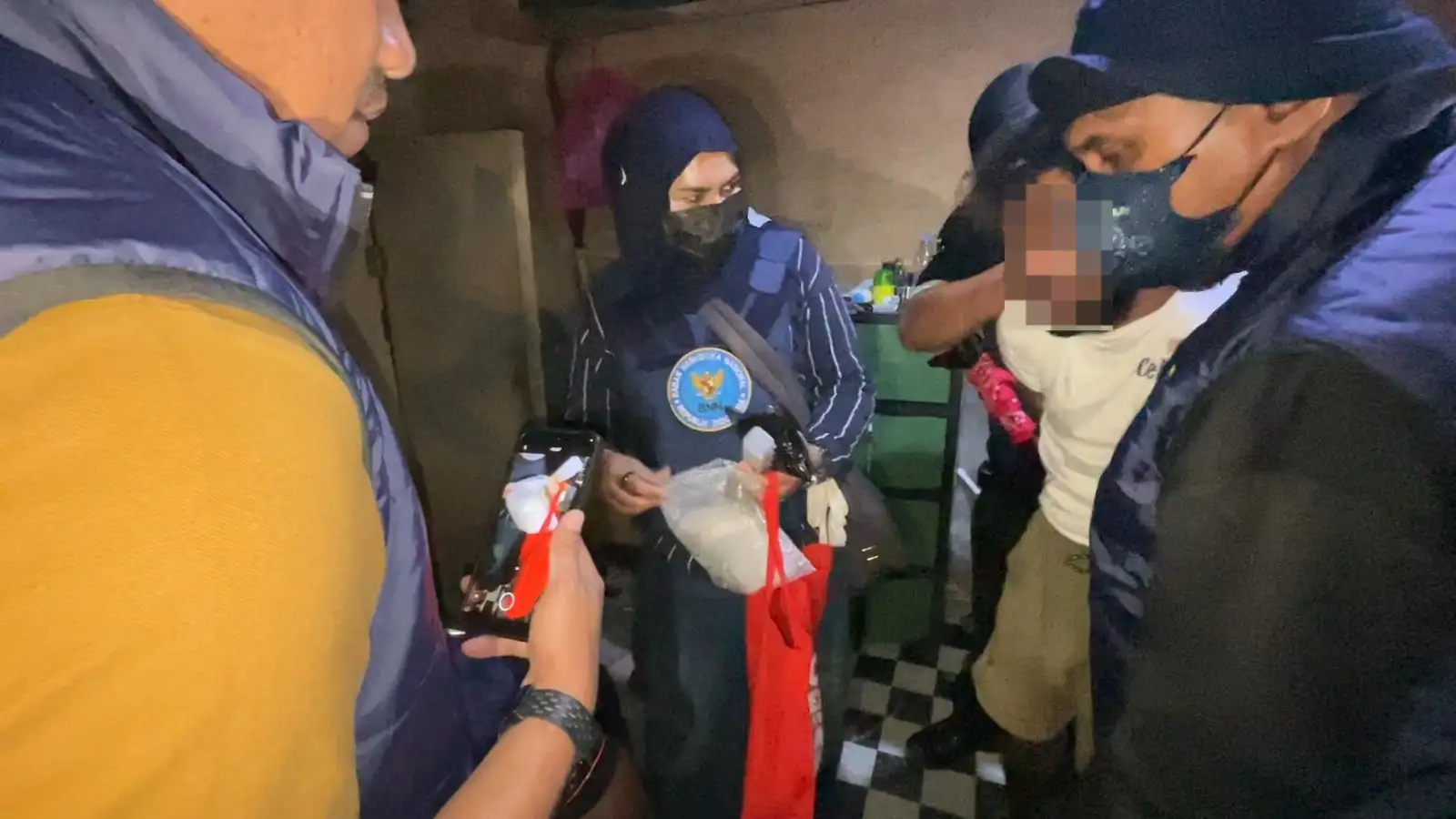 Operasi Gabungan Polda Maluku–BNN Sasar Galala dan Hative Kecil, Tiga Orang Diamankan